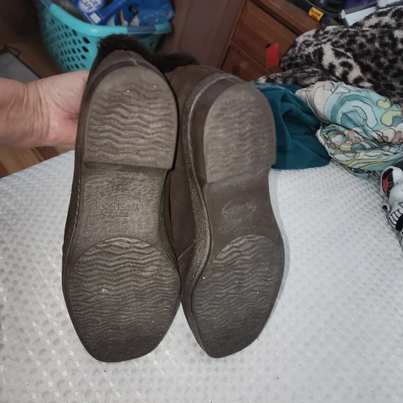 YODELERS VINTAGE EUC WOMENS SZ 7 BROWN SUEDE LEATHER BOOTIES BOOTS SHOES - Picture 4 of 7